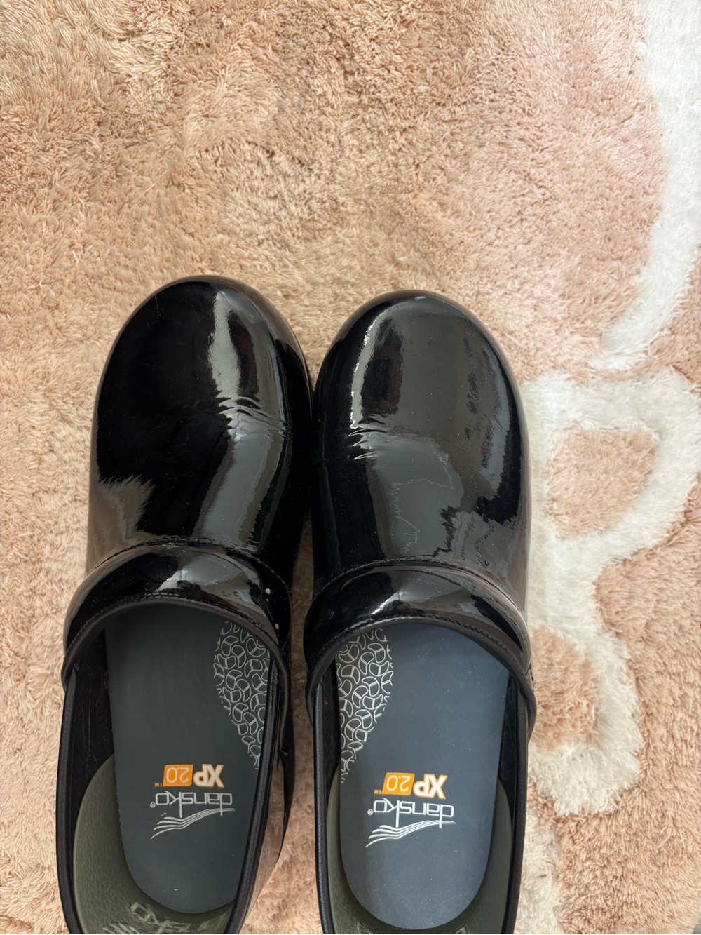 Dansko XP 2.0 Women’s EU 38 Black Patent Leather Slip-On Clogs Slip Resistant